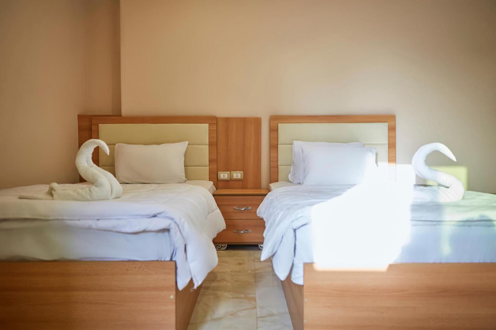 Grand Pyramid View Hotel Kafret el-Gabal Kültér fotó