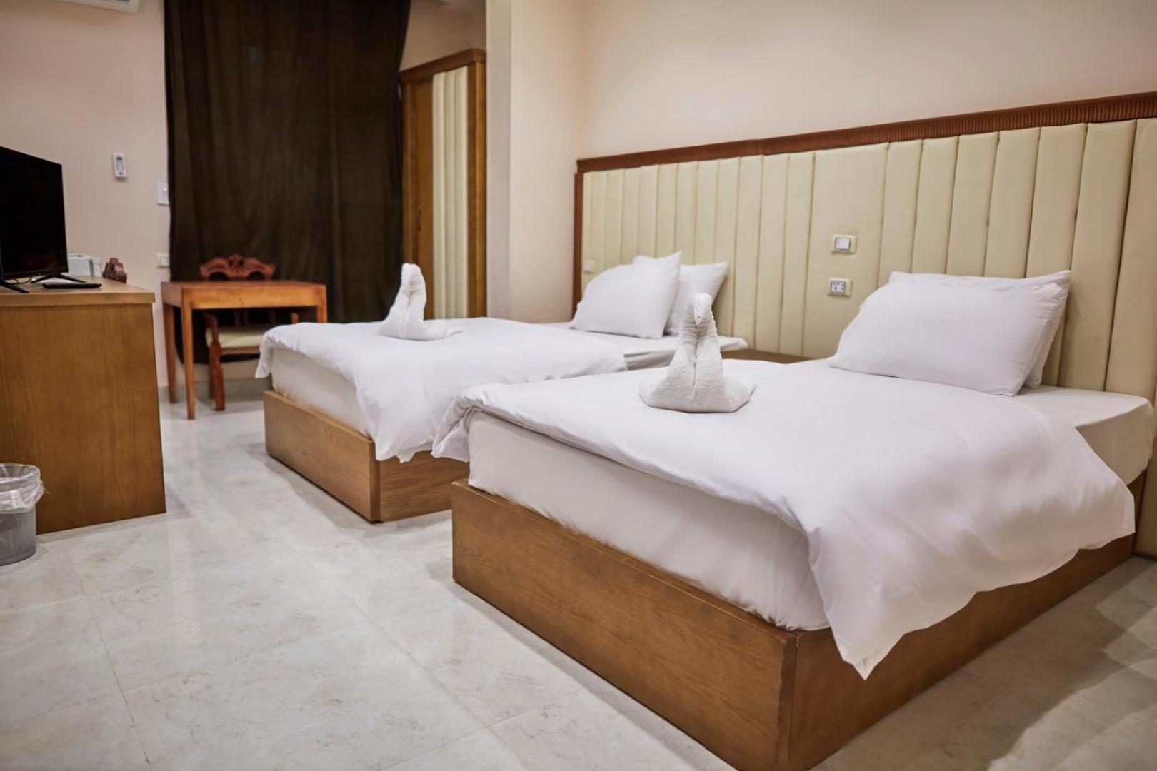 Grand Pyramid View Hotel Kafret el-Gabal Kültér fotó