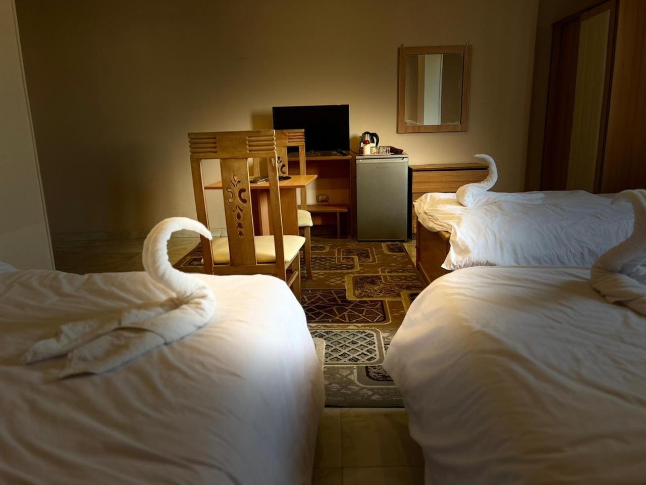Grand Pyramid View Hotel Kafret el-Gabal Kültér fotó